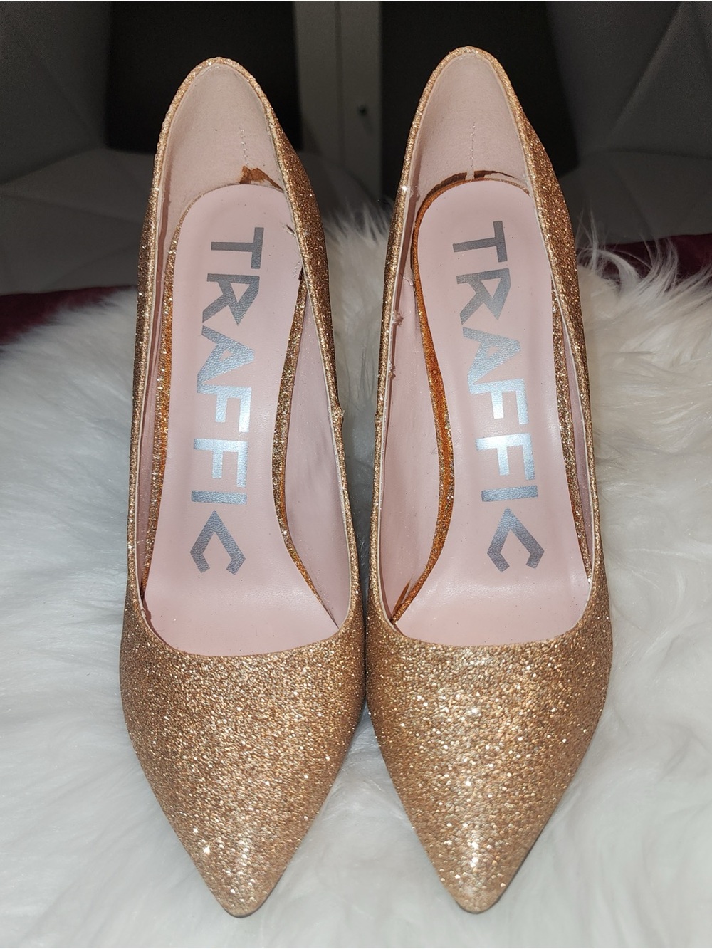 Traffic Gold Glitter Pointed Pumps